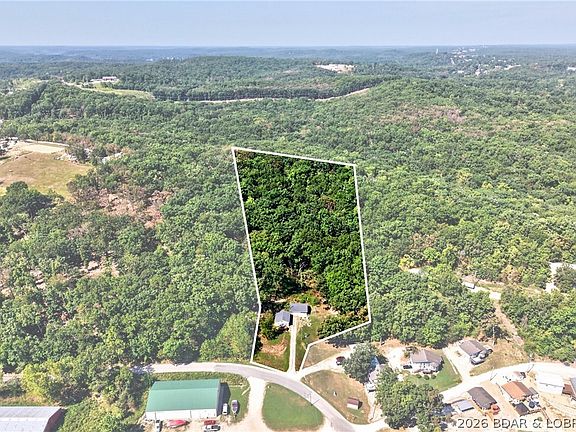 3rd image of 885 Spring Cove Rd