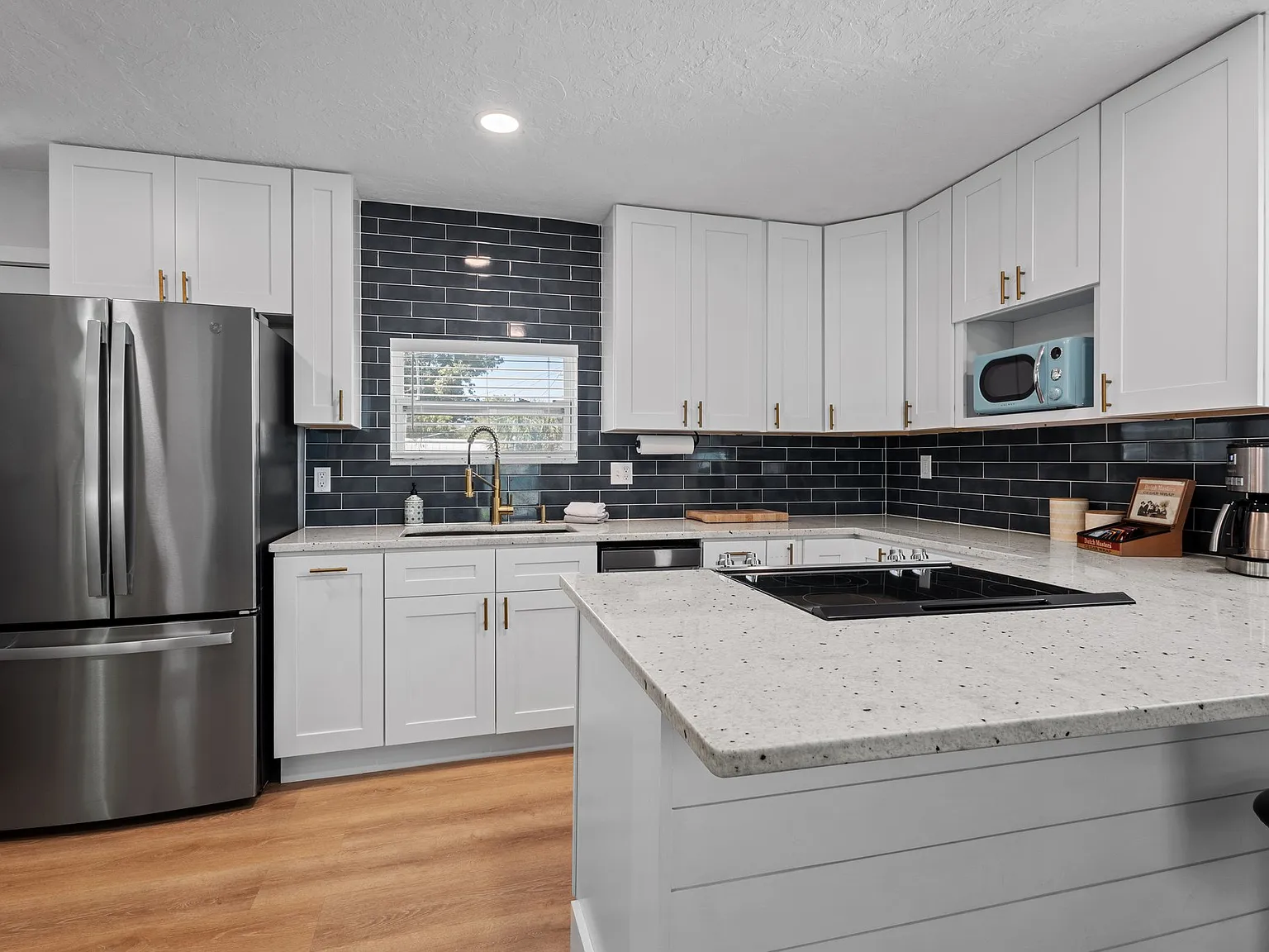 1 bed, 700 sqft, $1,500 — Photo 2