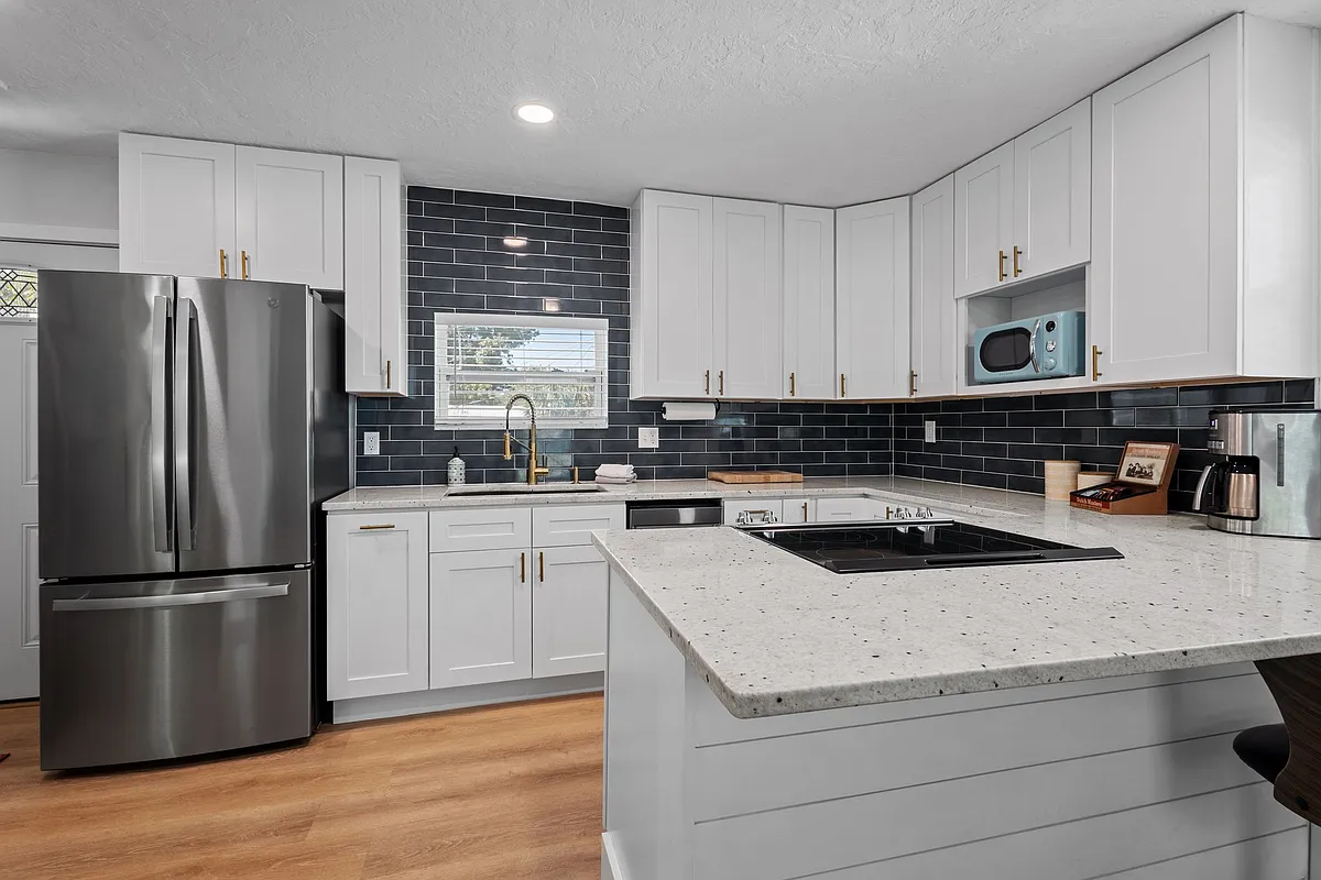 Building Photo - 633 Virginia Dr #B