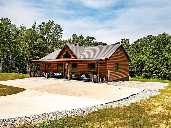 3rd image of 1003 Hickory Point Dr