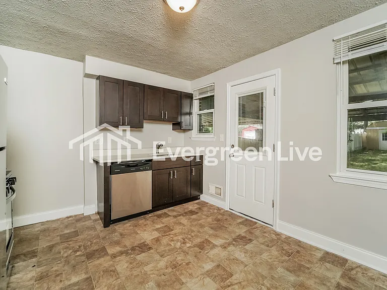 1674 Yakona Rd — Photo 5