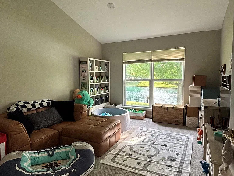 703 Constance Ln — Photo 9