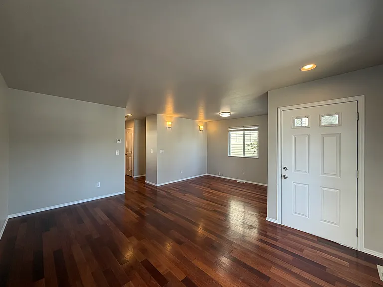 2nd level - living room