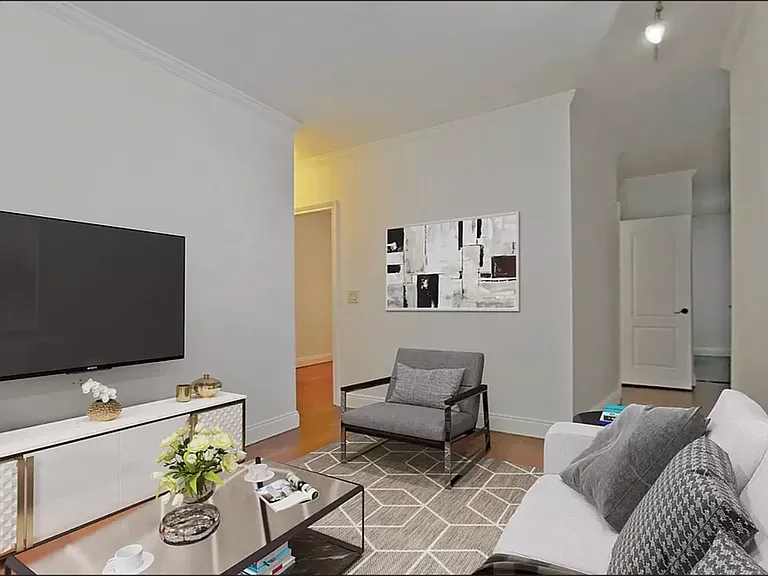 107 Christopher St #5 — Photo 2