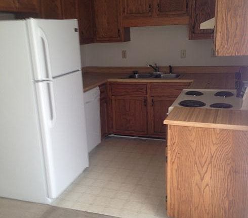 4th image of 141 Maplehill Dr APT 2