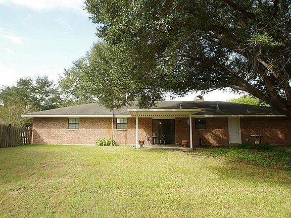 2nd image of 105 Bluebonnet Dr