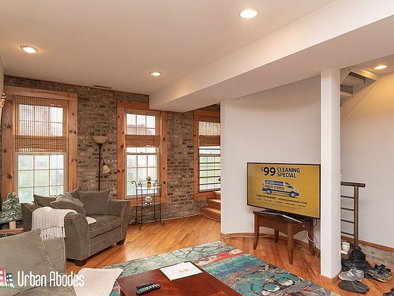 3rd image of 1307 N Greenview Ave #3FA