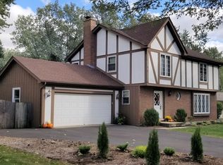 1 Bridgeport Ln, Geneva, IL 60134