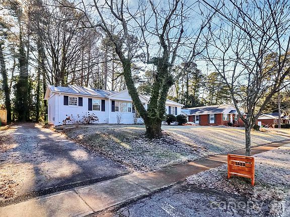 2nd image of 1520/1522 Woodhill Ln