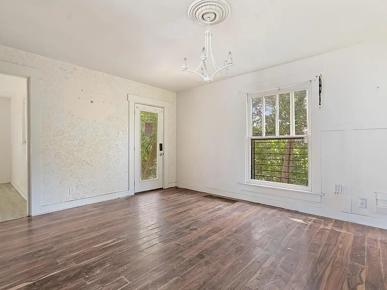 2225 Catalpa Dr — Photo 12
