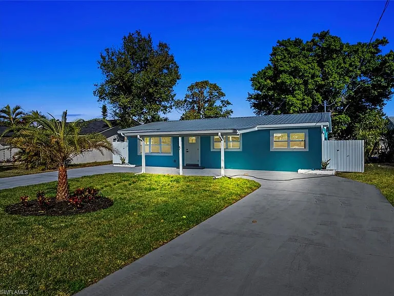 12511 Davis Blvd — Photo 2