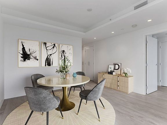 4th image of 680 Seylynn Cres #1903