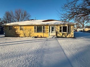 614 W 12th St, Larned, KS 67550