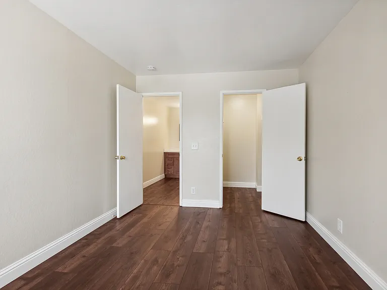 1910 Berryman Street — Photo 14