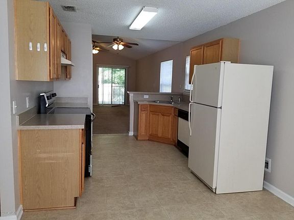 3rd image of 4544 Deer Valley Dr