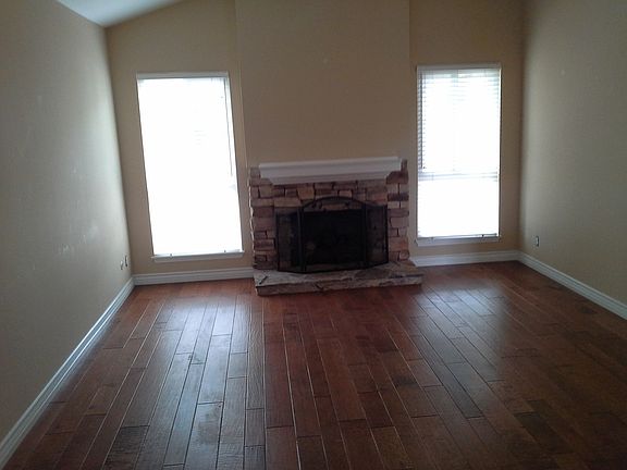 Living Room - Fireplace