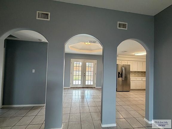 5th image of 692 Rey Jaime St