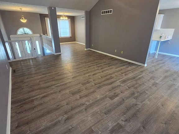 3rd image of 123 Navajo Rd