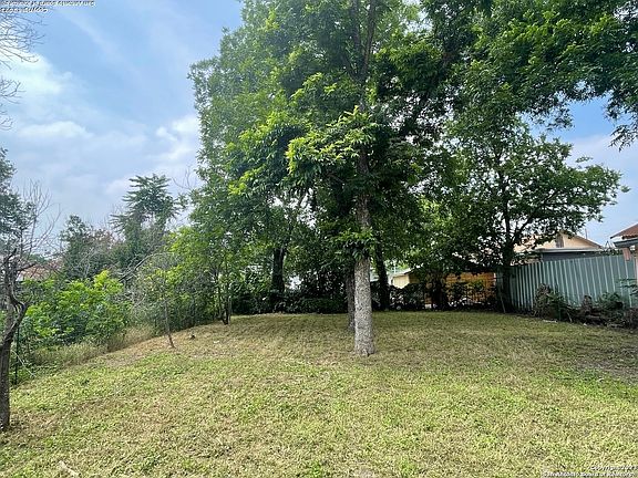 4th image of 123 KOEPKE AVE