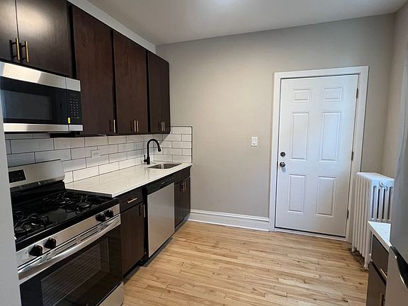 3rd image of 2854-58 W Barry Ave #2854-2