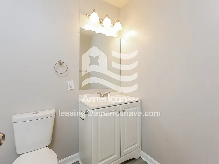 1746699_013_bathroom_13685654.jpg