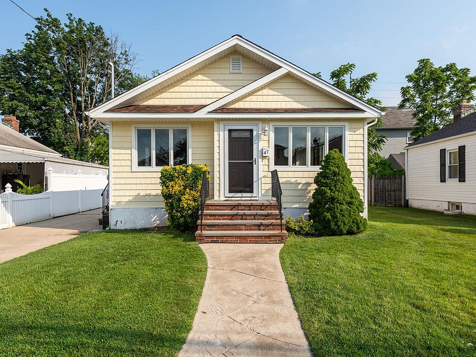 1st image of 47 Broadmoor Ln