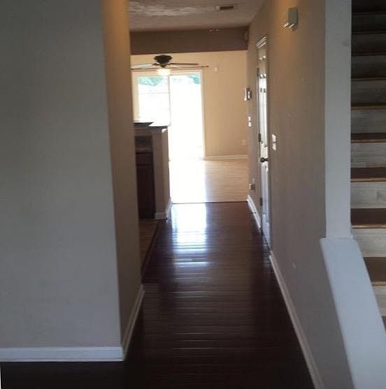 2nd image of 1802 Shaylin Loop