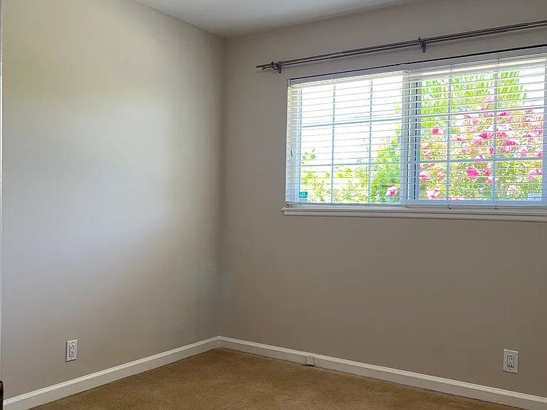 5564 Yale Dr — Photo 18