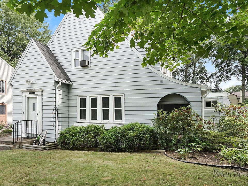 1st image of 2720 Oakwood Ave NE