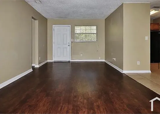 5028 Princely Ave — Photo 2