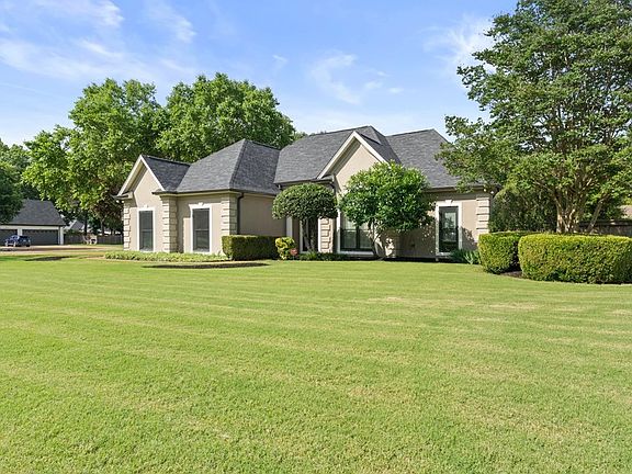 3rd image of 227 Delta Dr
