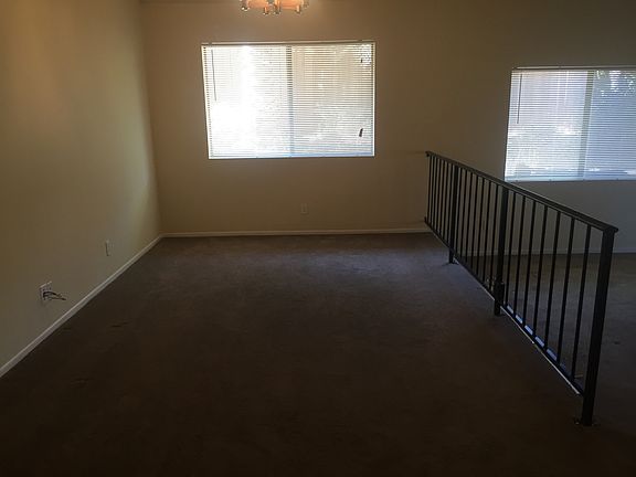 Dining area/liv room