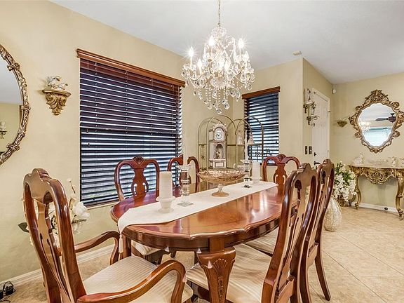 3rd image of 551 GRAND CAYMAN CIRCLE