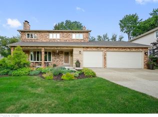 3672 Venard Rd, Downers Grove, IL 60515