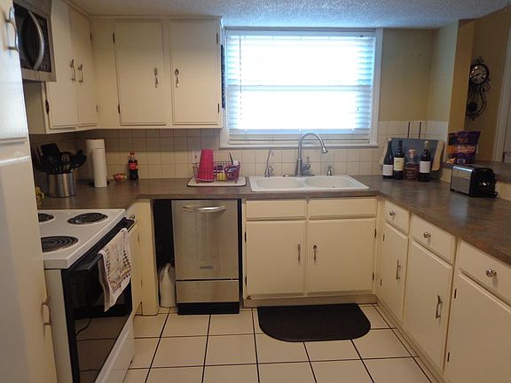 3rd image of 2508 Fontana St