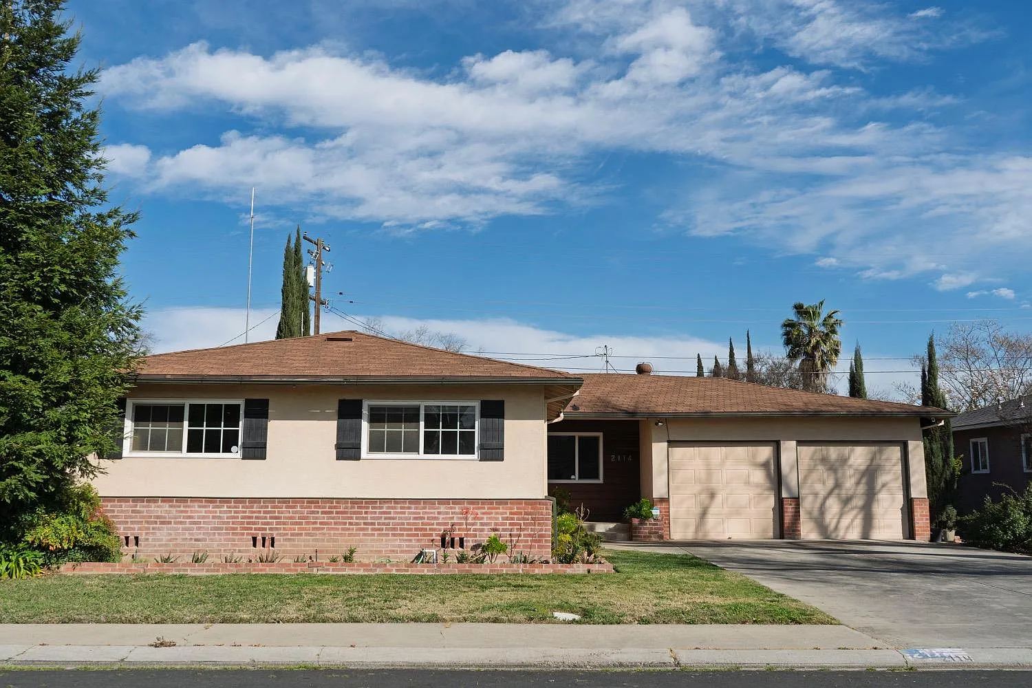 2114 Fremont Ave photo 1