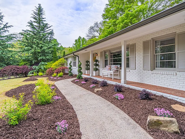 250 Wavetree Dr — Photo 3