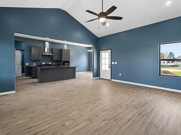 4th image of 535 Pheasant Dr