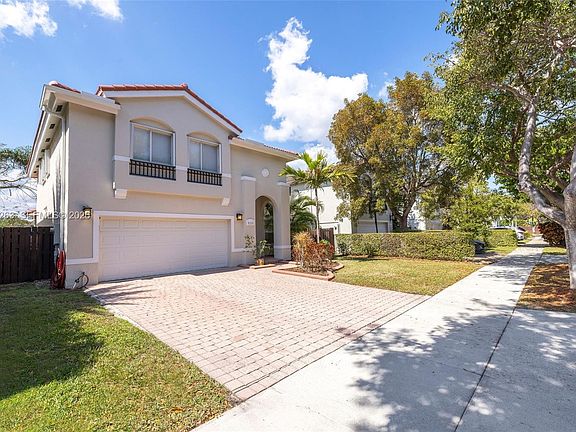 3rd image of 4650 NW 109th Ct