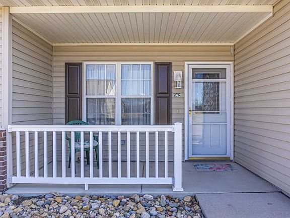 3rd image of 502 Douglas Dr #7