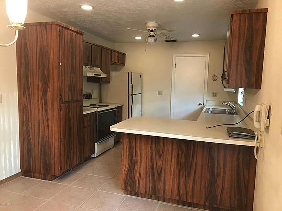 5th image of 1120 SE 32nd Ave