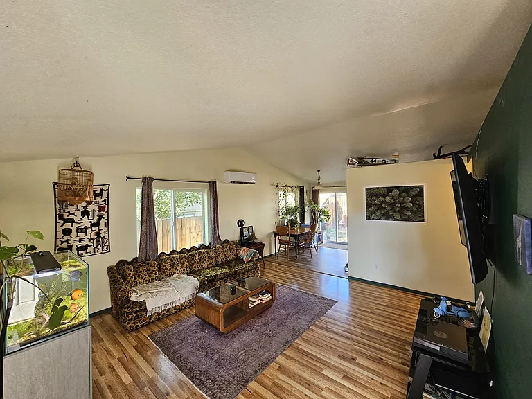 813 SE Maliah Ave — Photo 12