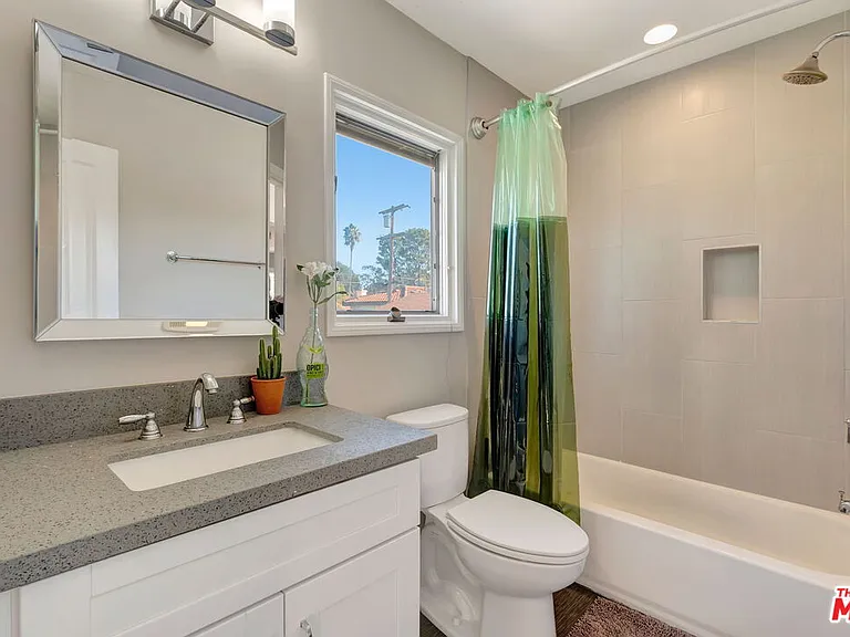 4952 Placidia Ave — Photo 31