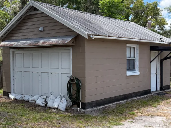 66 S Central Ave #1, Umatilla, FL 32784