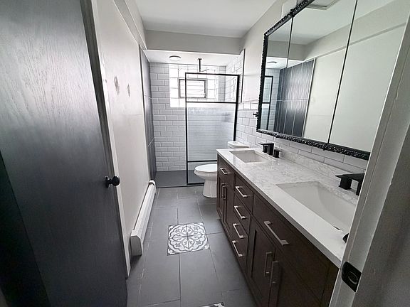 4th image of 484 Shenstone Rd #1