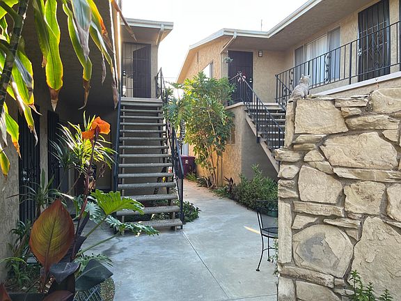 3rd image of 911-915 Coronado Ave Unit 14