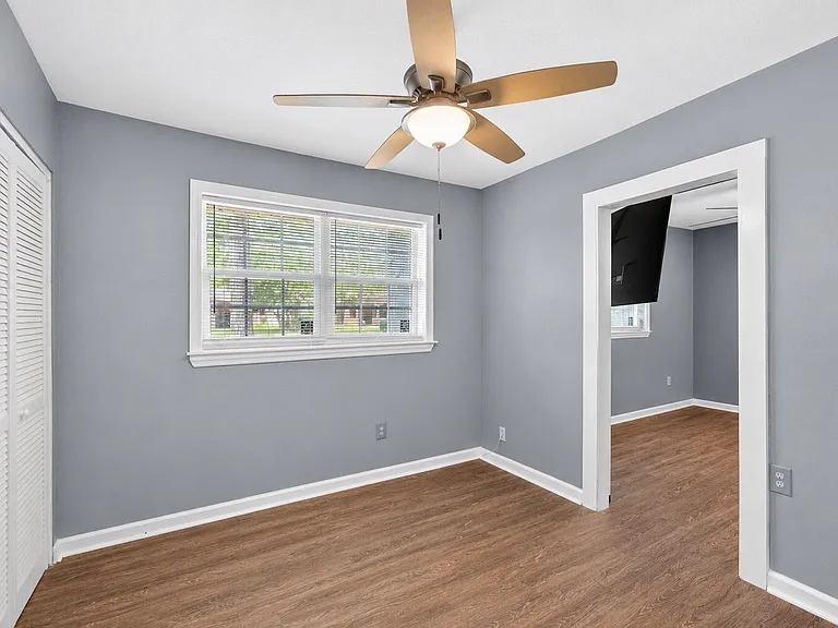 1621 Cloverdale Dr — Photo 15