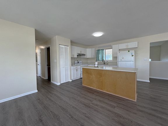 5th image of 430 Manono St
