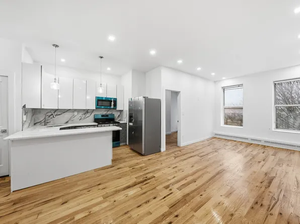 483 Quincy Street image 2 of 9