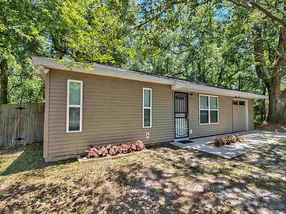 3rd image of 4537 Hickory Forest Cir